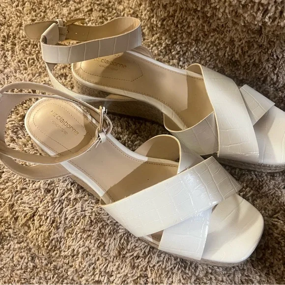 Liz Claiborne Womens Eastside White Square Toe Wedge Sandals Shoes New - Picture 4 of 16